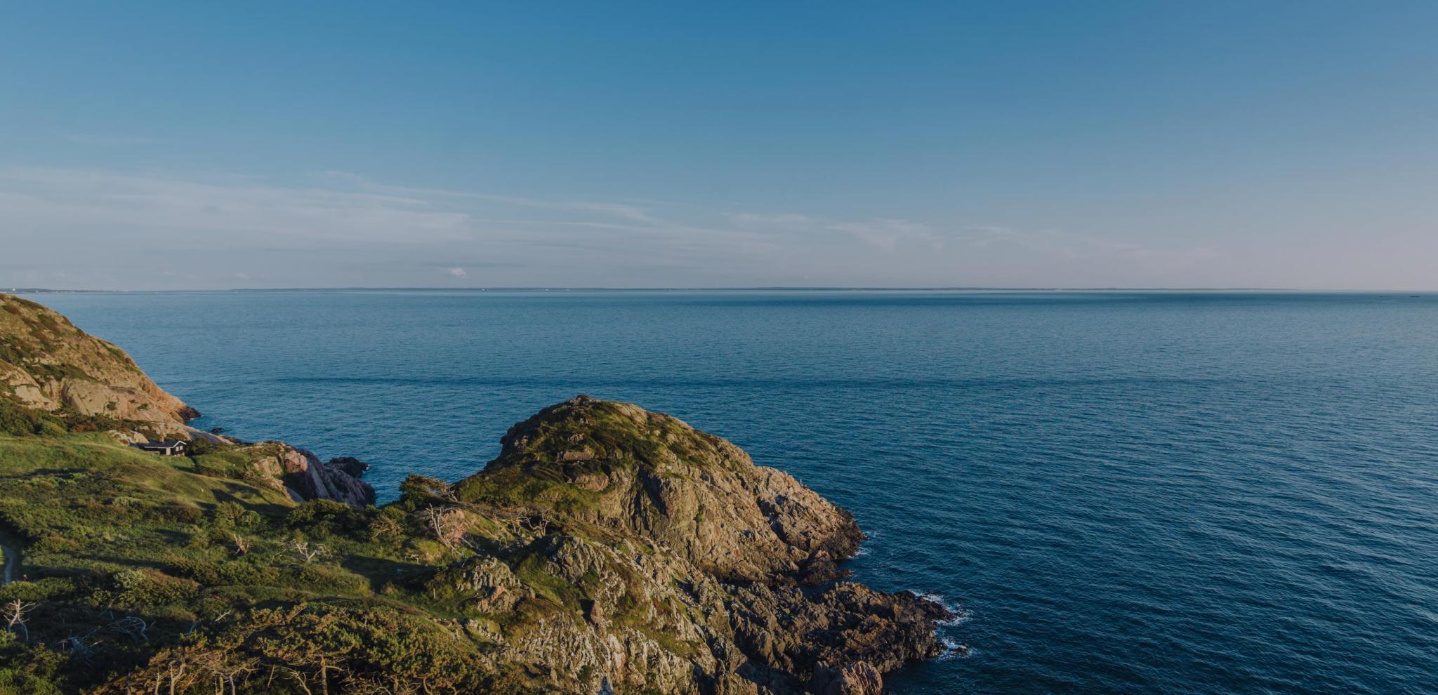 Klippor vid havet © Mickael Tannus