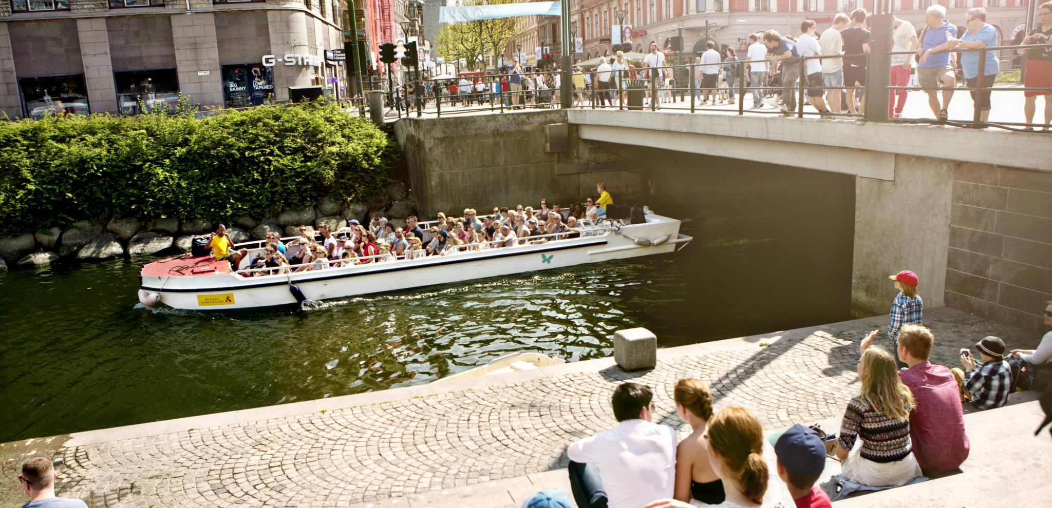 Boat tour on the Kungsparken Canal