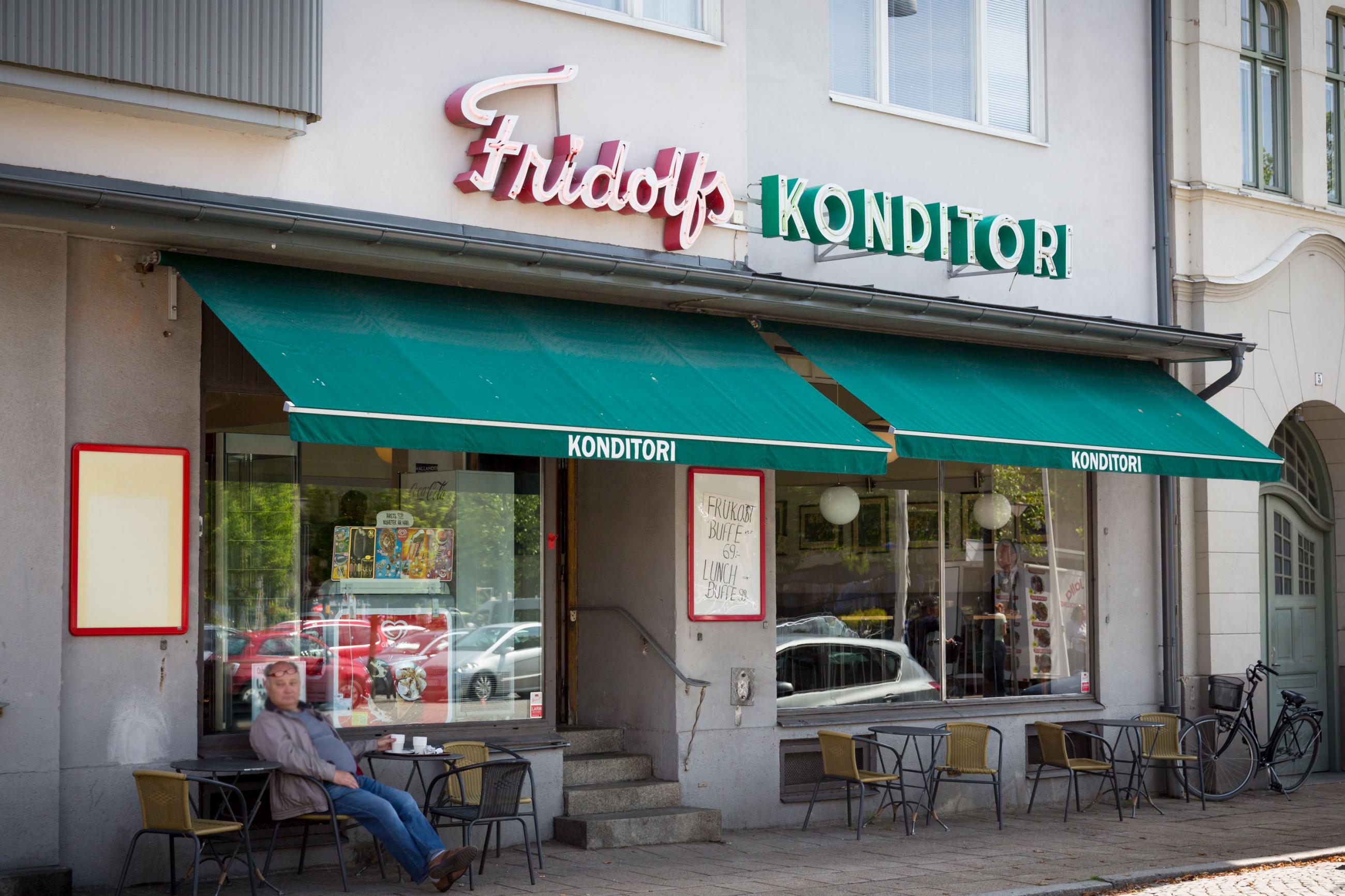 A outside view of Fridolfs patisserie in Ystad