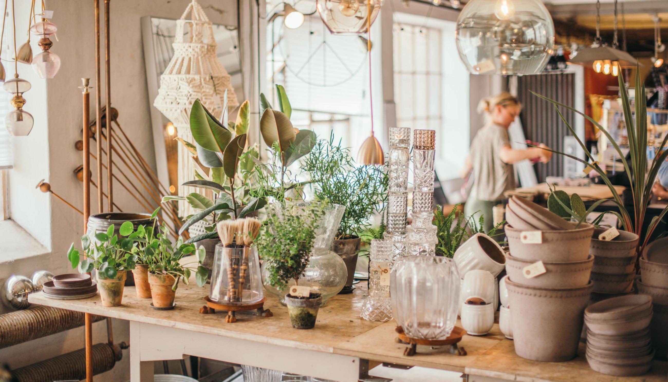 Ein Einrichtungsgeschäft in der Markthalle von Höganäs.