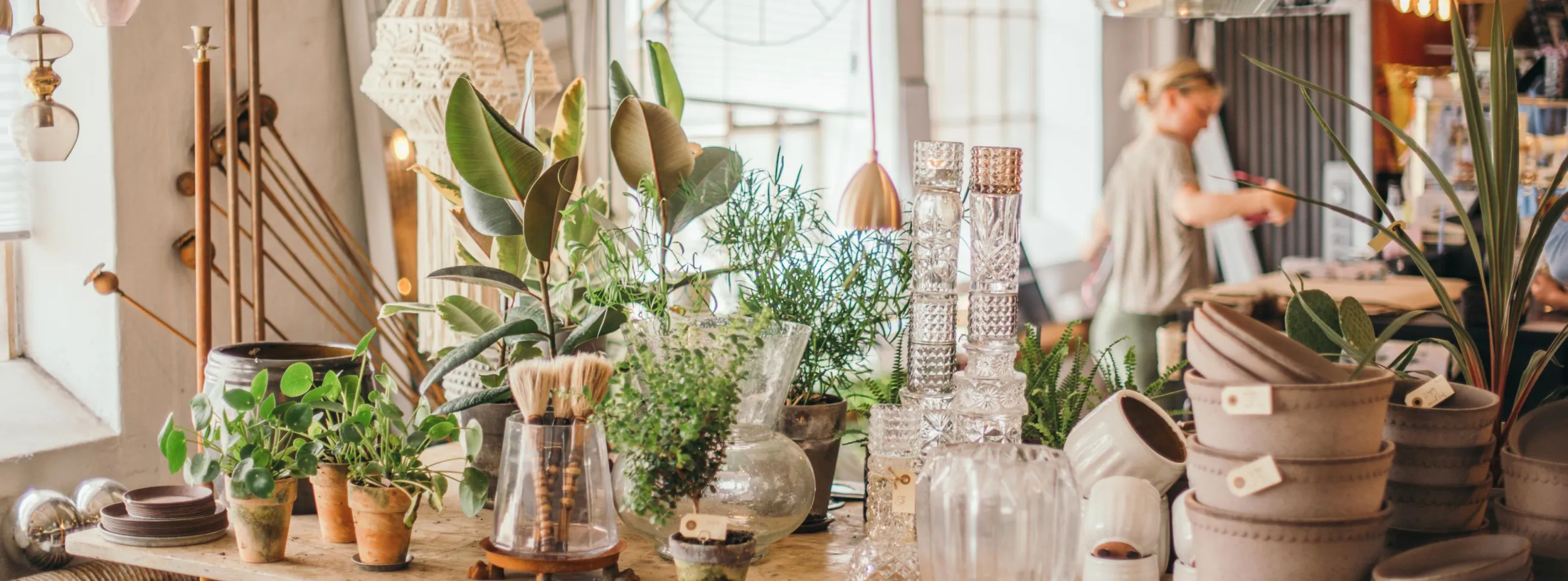 A table in a shop with decorations in Höganäs market hall