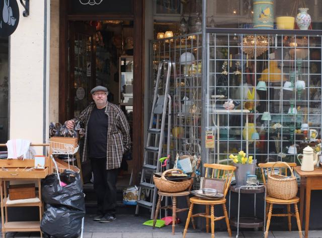 Råger outside his antique and design store